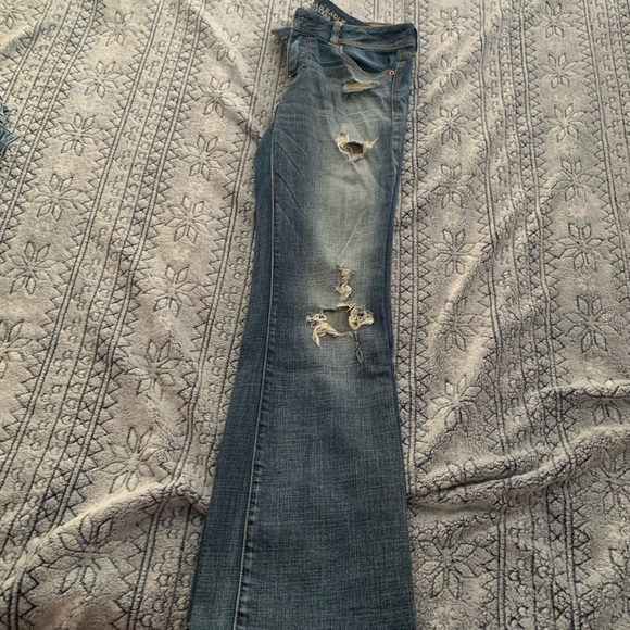 Distressed AE jeans - Picture 2 of 3